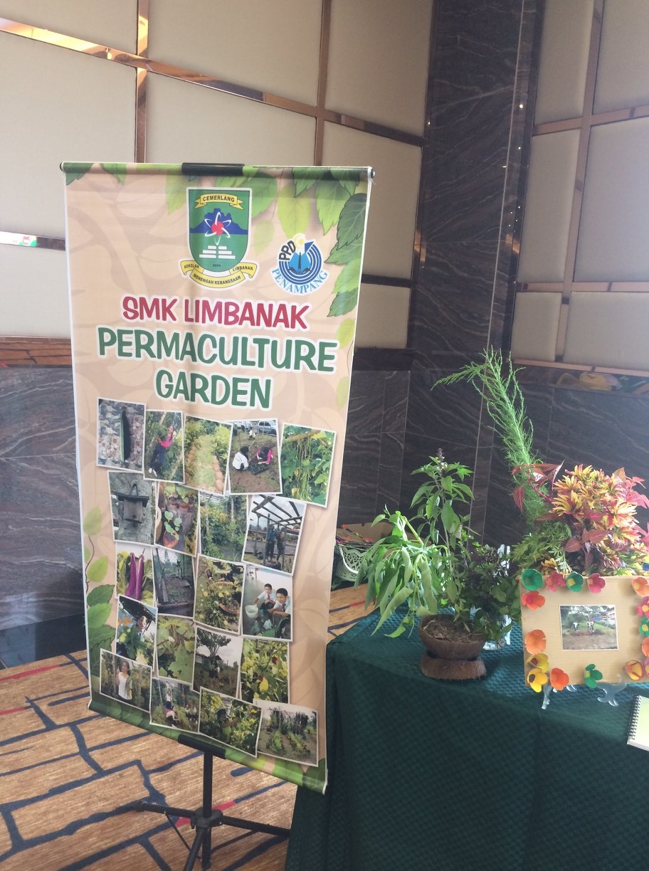 Exhibition of school gardens produces